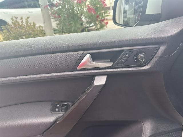 Caddy 2,0 TDI Highline DSG 20