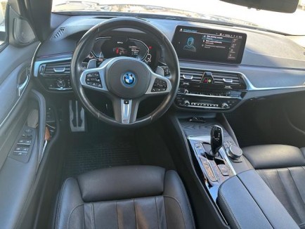 BMW serija 5 Touring 530e x-Drive M-Sport Aut 19