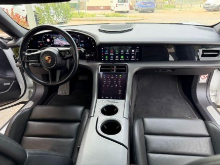 Porsche Taycan 4S 15