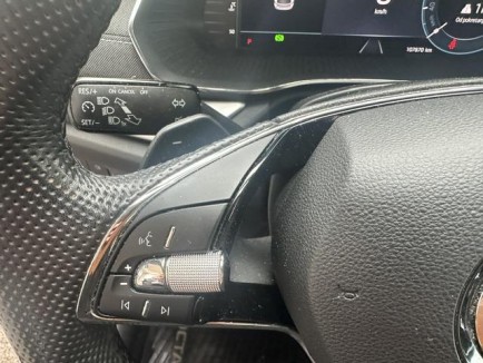 Škoda Octavia Combi 2.0TDI  STYLE DSG 15