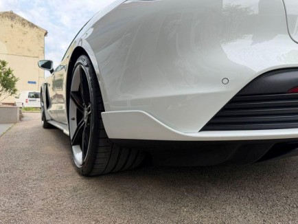 Porsche Taycan 4S 9