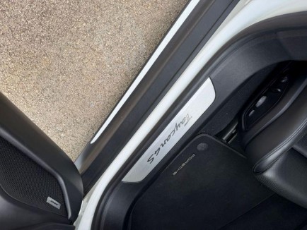 Porsche Taycan 4S 12