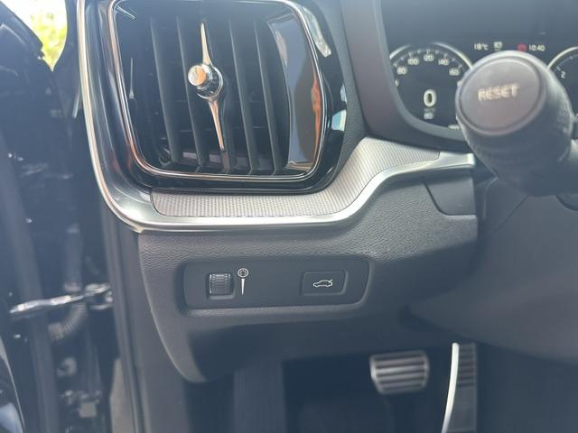 Volvo V60 D4 R-DESIGN AUT 21