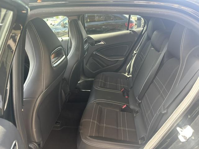 Mercedes-Benz GLA 200 URBAN AUT 12