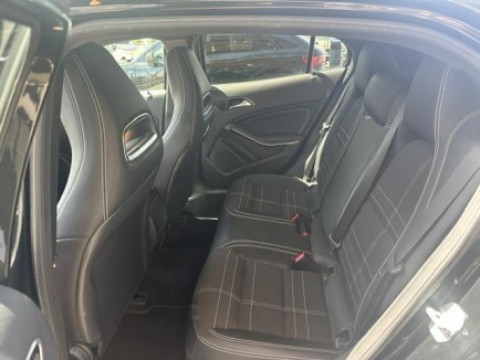 Mercedes-Benz GLA 200 URBAN AUT 12
