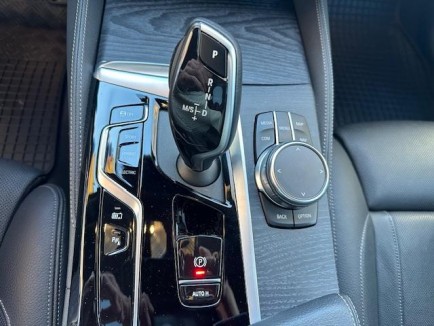 BMW serija 5 Touring 530e x-Drive M-Sport Aut 39