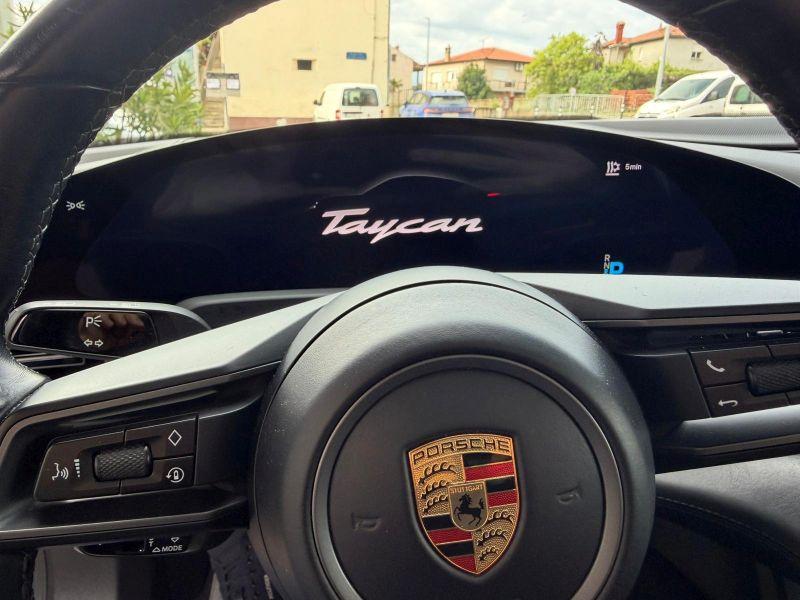 Porsche Taycan 4S 18
