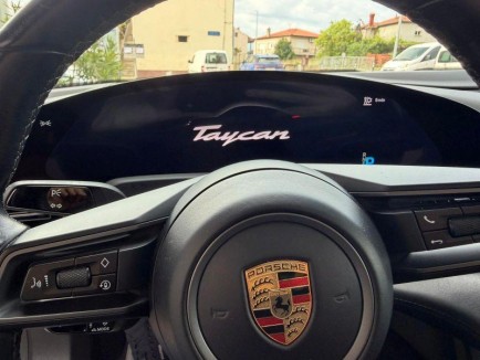Porsche Taycan 4S 18