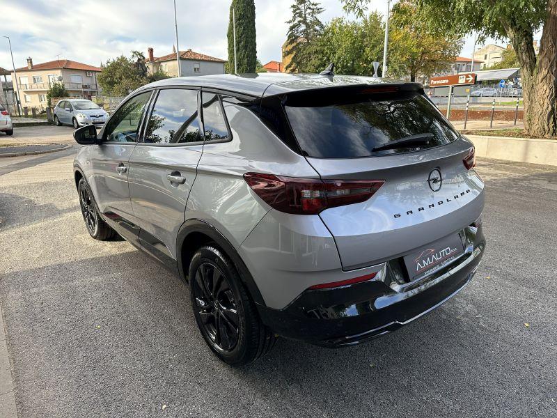Opel Grandland X 1.2 TURBO TECH & DESIGN 4