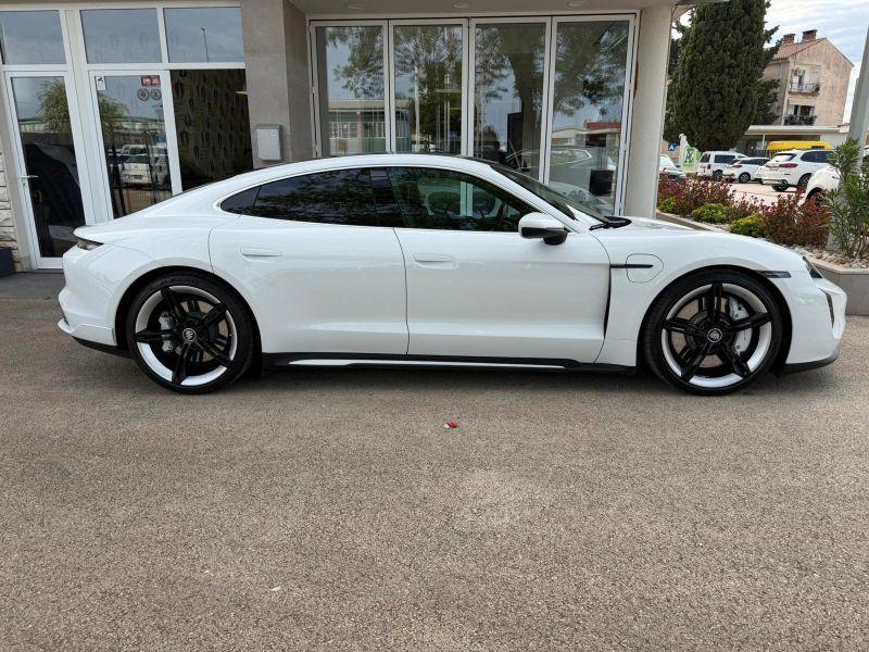 Porsche Taycan 4S 6