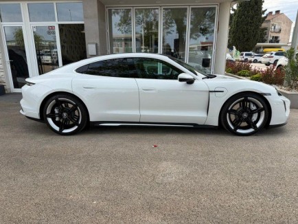 Porsche Taycan 4S 6