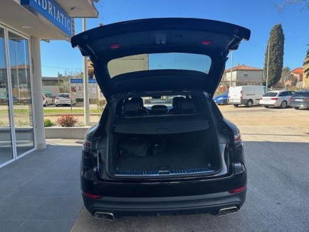 Porsche Cayenne E-HYBRID 7