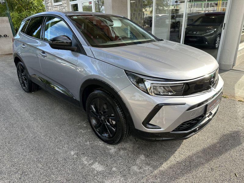Opel Grandland X 1.2 TURBO TECH & DESIGN 1