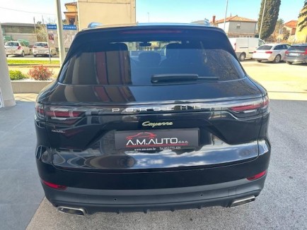 Porsche Cayenne E-HYBRID 6