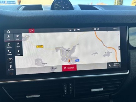 Porsche Cayenne E-HYBRID 23