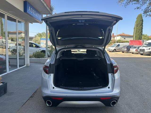 Alfa Romeo Stelvio Q4 2,2 Diesel 190 Ti Aut 9
