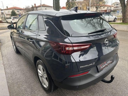 Opel Grandland X 1.5CDTI ULTIMATE 3