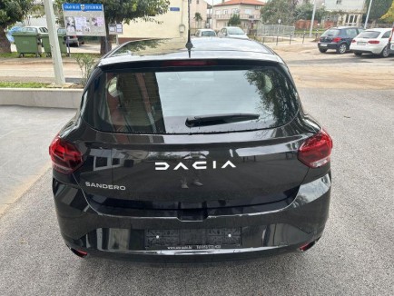 Dacia Sandero 1.0 TCe 90 Essential 6