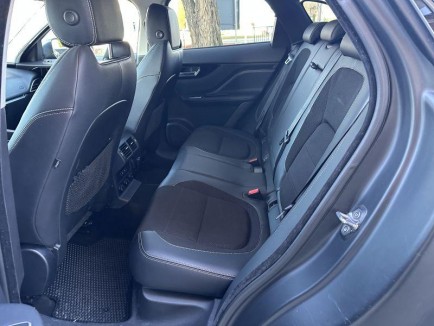 Jaguar F-Pace 2.0D R-SPORT AWD 13