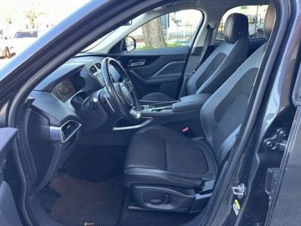 Jaguar F-Pace 2.0D R-SPORT AWD 12