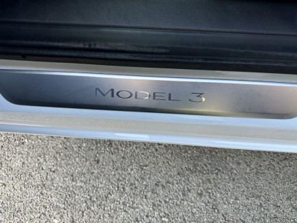 Tesla Model 3 Performance AWD 17