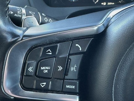 Jaguar F-Pace 2.0D R-SPORT AWD 22