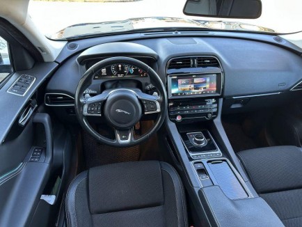 Jaguar F-Pace 2.0D R-SPORT AWD 14